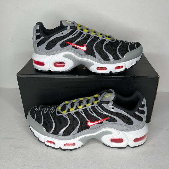 Nike Air Max Plus - Picture 1 of 9